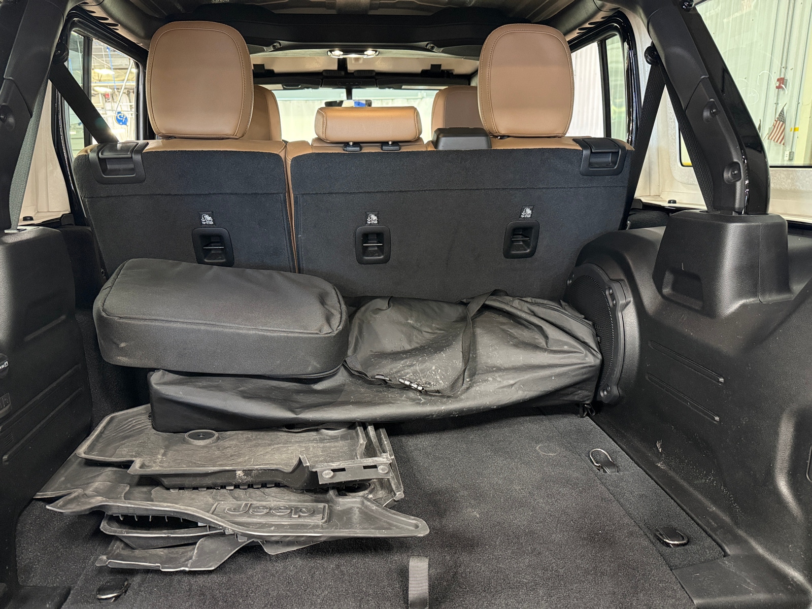 Thumbnail: 2022 Jeep Wrangler - 6