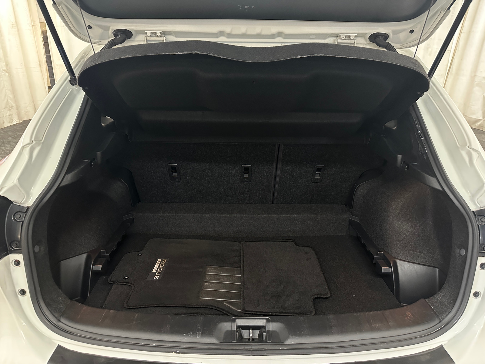 Thumbnail: 2020 Nissan Rogue Sport - 7