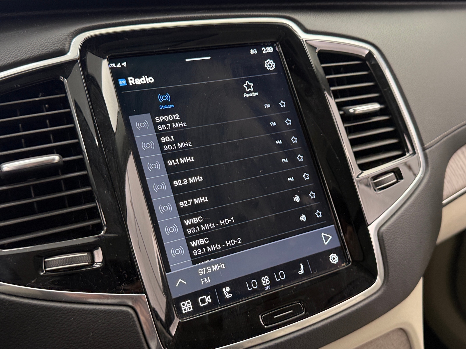 Thumbnail: 2023 Volvo XC90 - 3