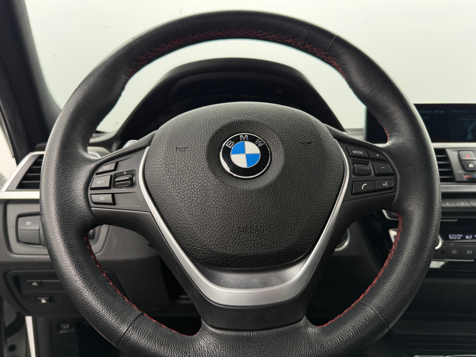 Thumbnail: 2018 BMW 3 Series - 4