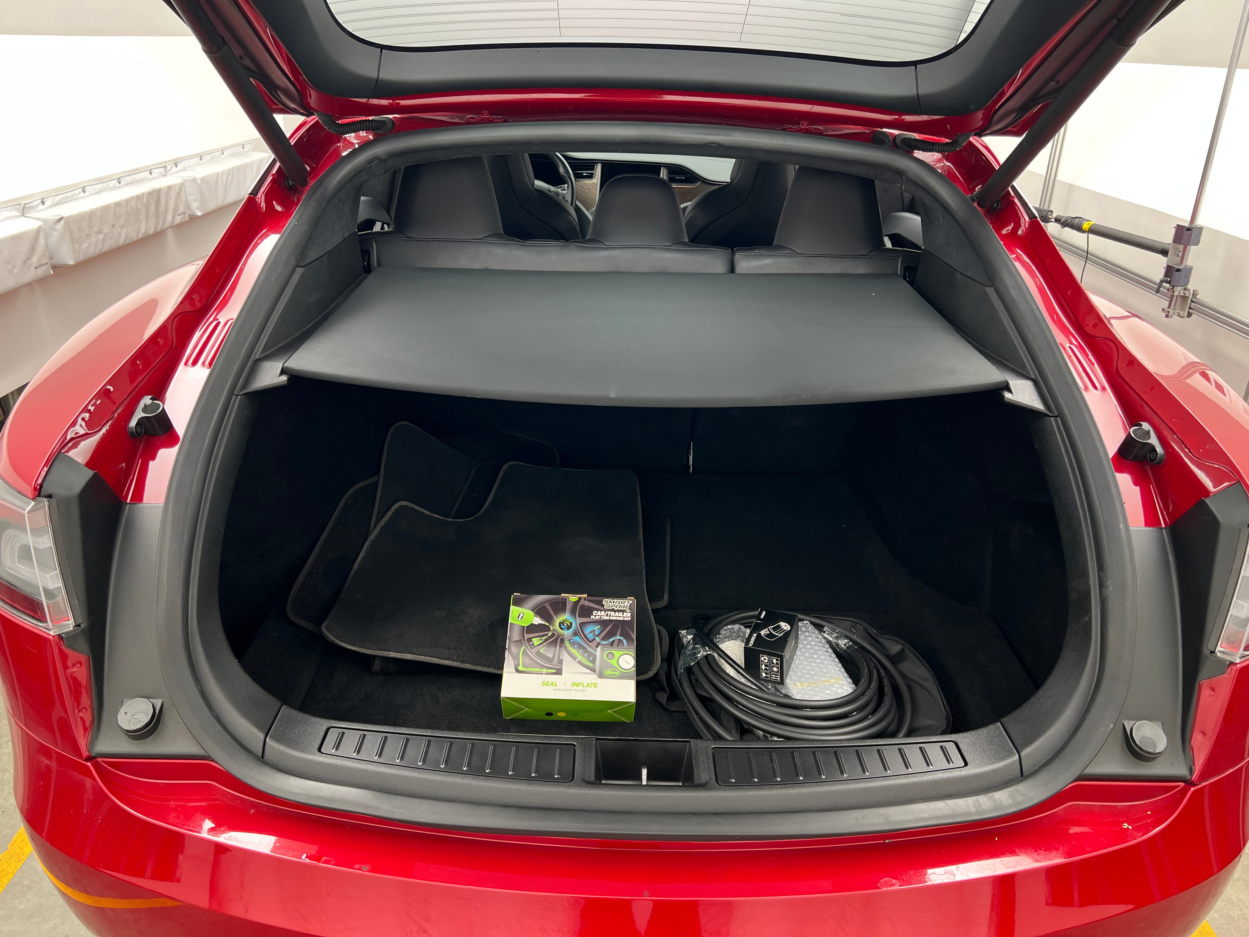 Used 2018 Tesla Model S 75D with VIN 5YJSA1E2XJF297948 for sale in Auburn, WA