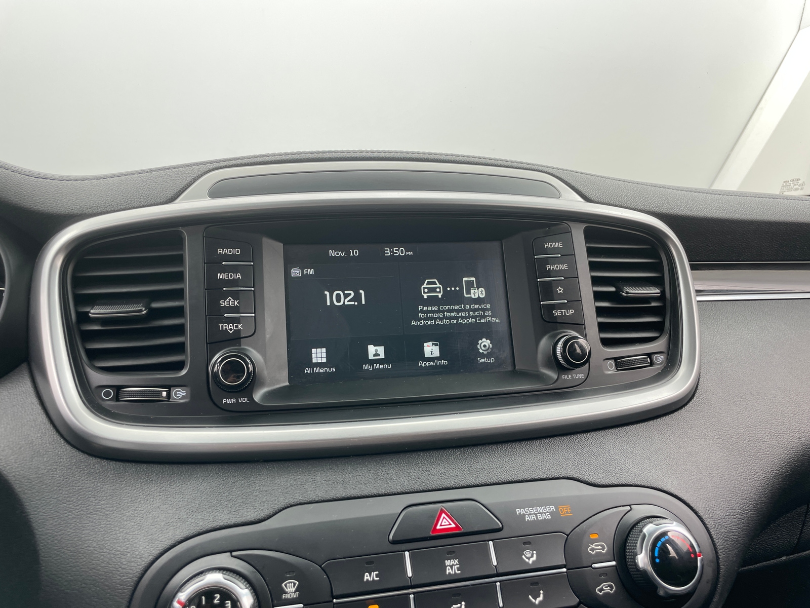 Thumbnail: 2020 Kia Sorento - 3