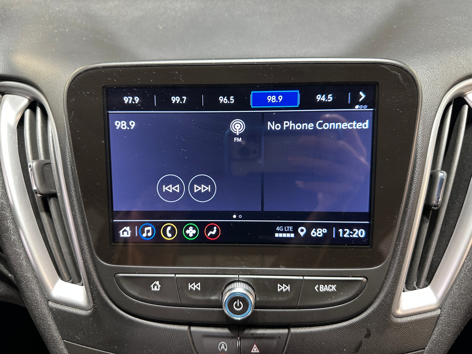 Thumbnail: 2024 Chevrolet Malibu - 4