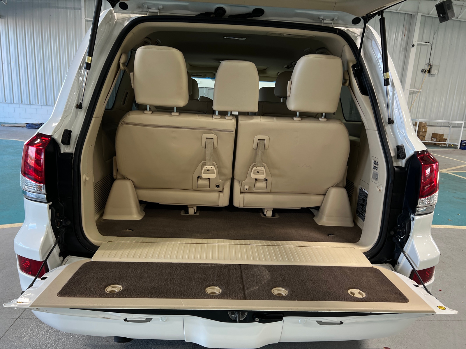 Thumbnail: 2013 Lexus LX - 6