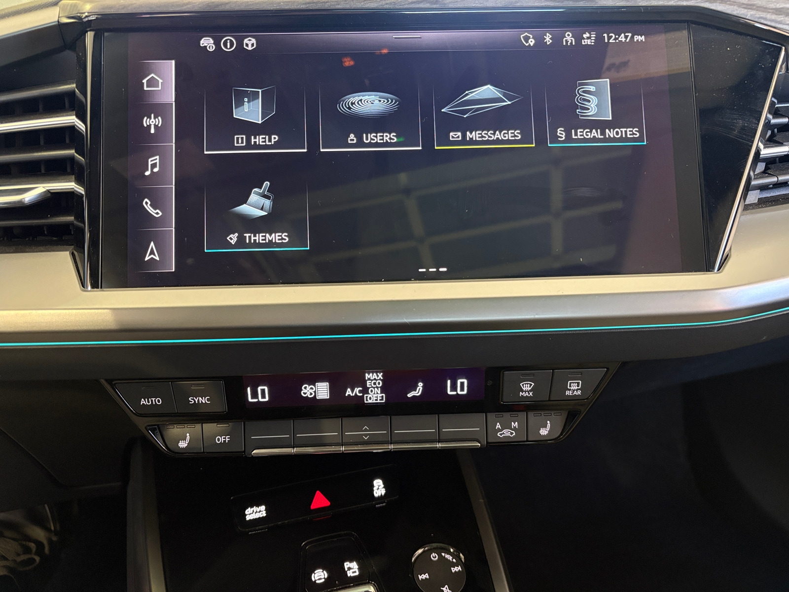 Thumbnail: 2024 Audi Q4 e-tron - 3