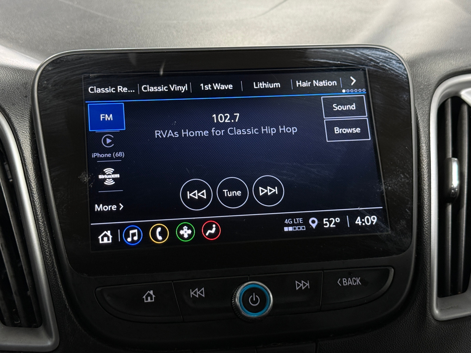 Thumbnail: 2024 Chevrolet Malibu - 4