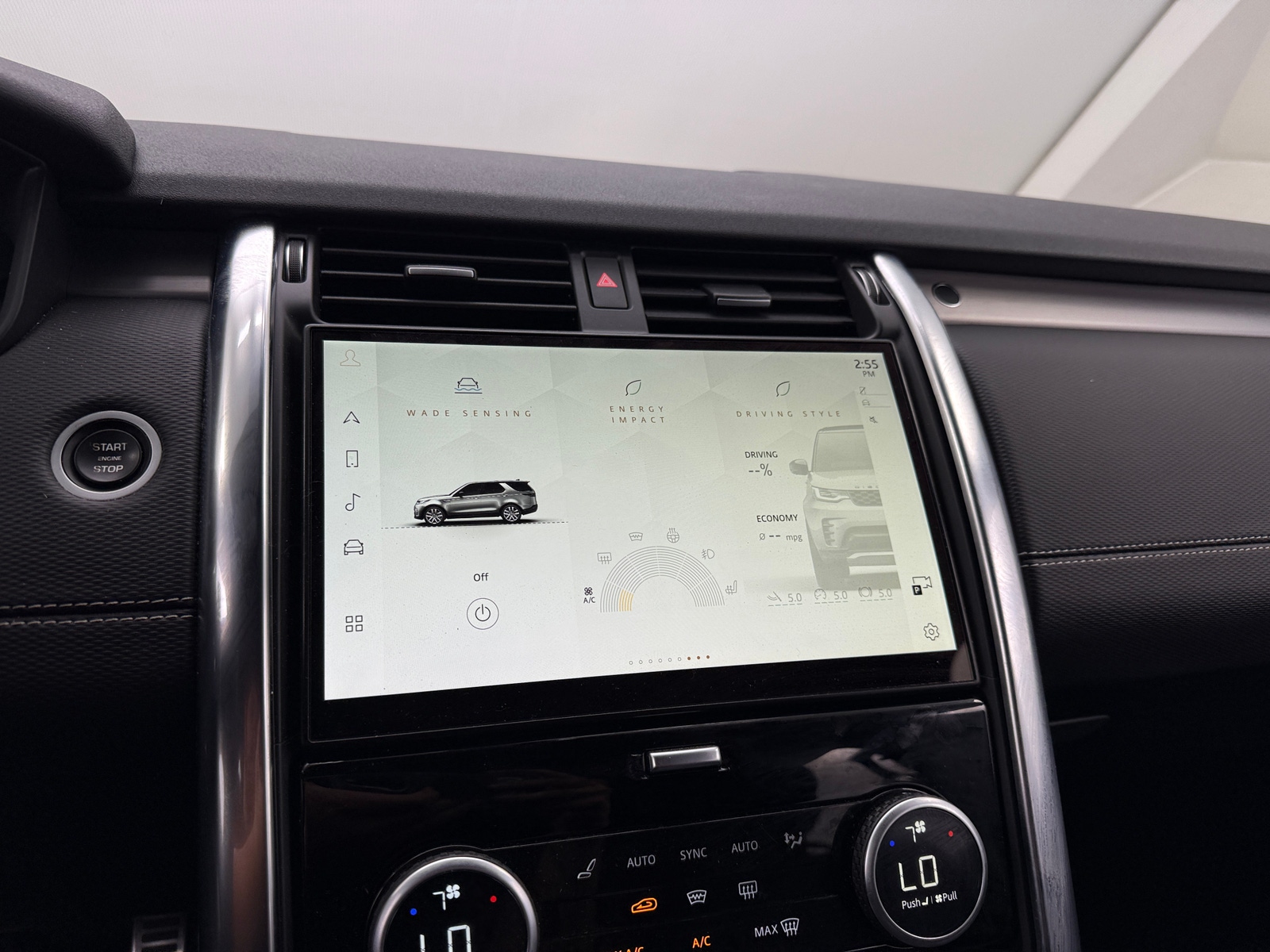 Thumbnail: 2021 Land Rover Discovery - 3