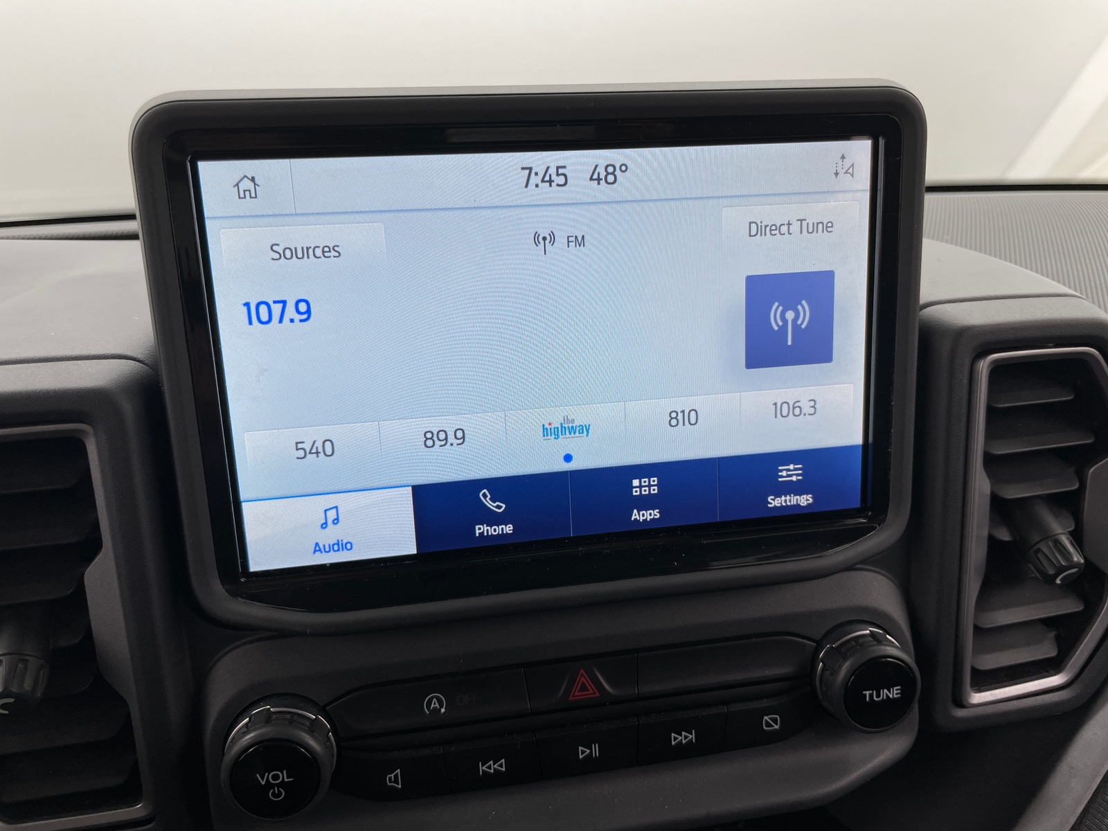 Thumbnail: 2021 Ford Bronco Sport - 4