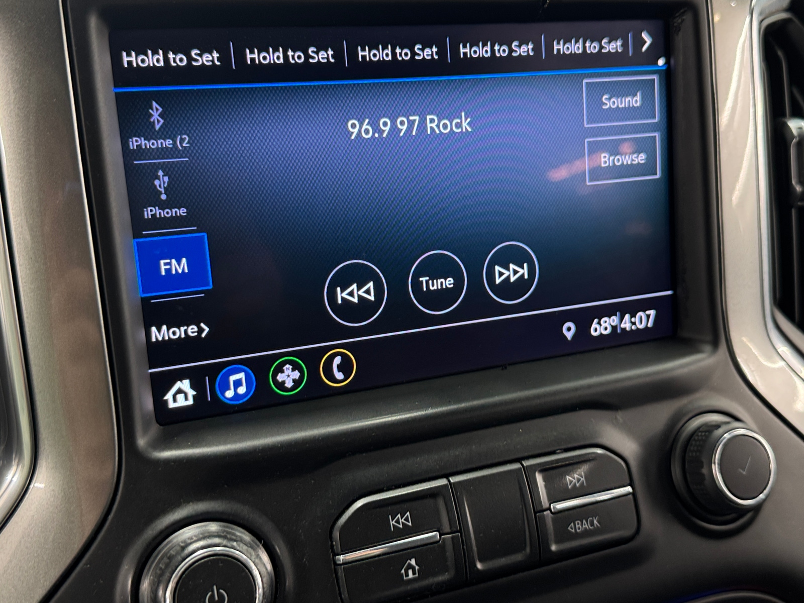 Thumbnail: 2019 Chevrolet Silverado 1500 - 4