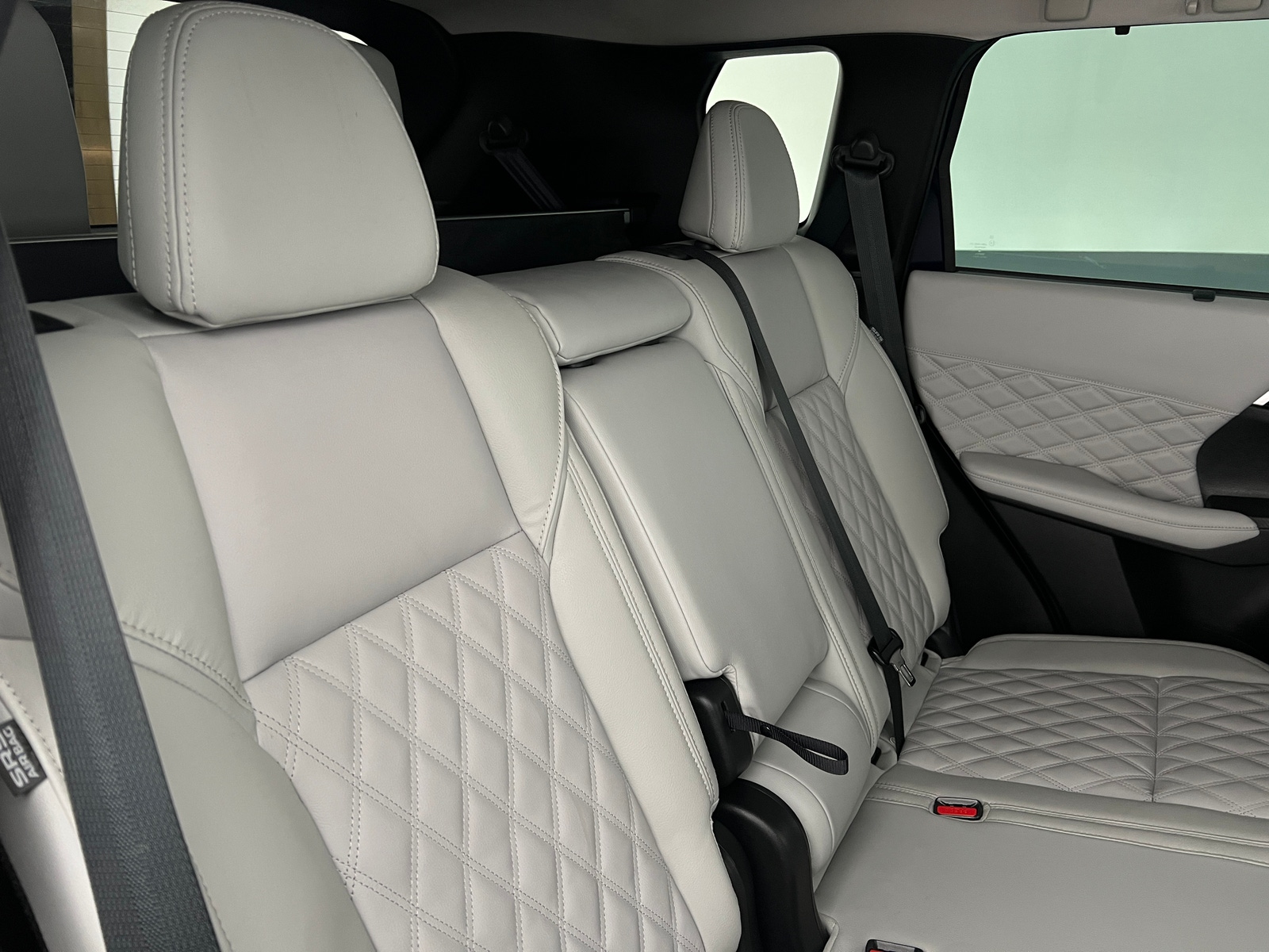 Thumbnail: 2023 Mitsubishi Outlander - 5