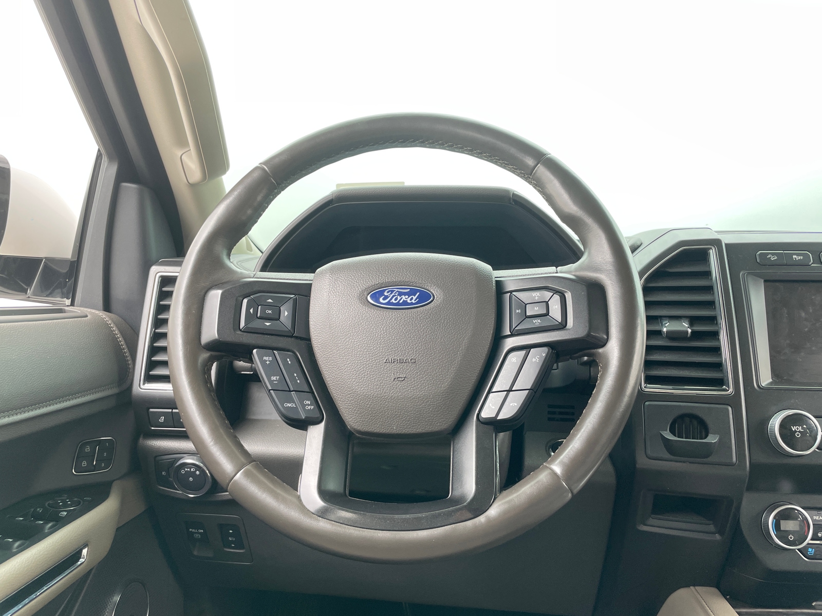 Thumbnail: 2019 Ford Expedition - 4