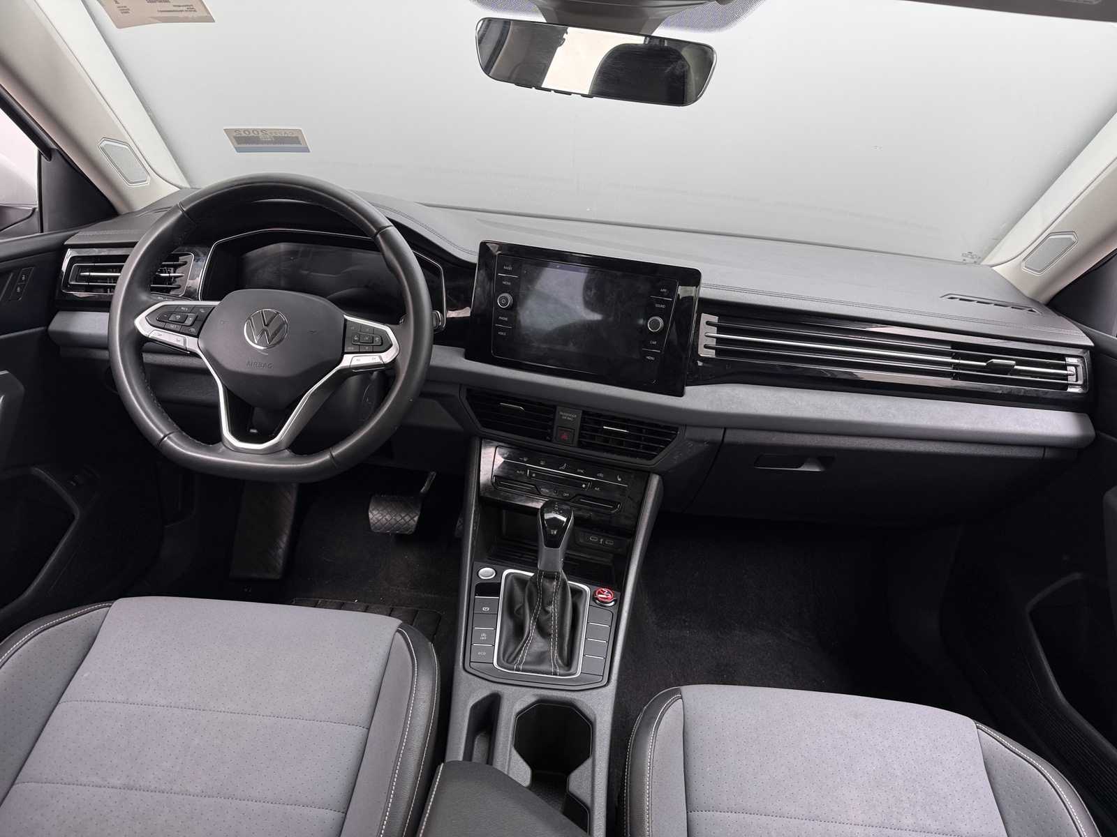 Thumbnail: 2025 Volkswagen Jetta - 2