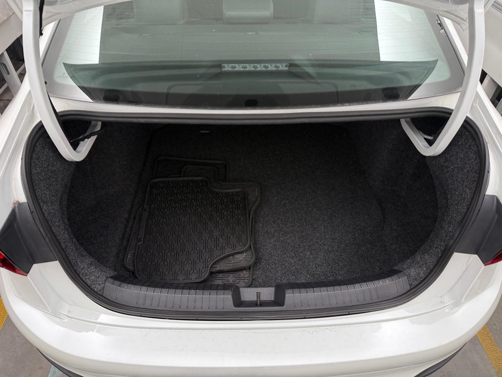 Thumbnail: 2025 Volkswagen Jetta - 6