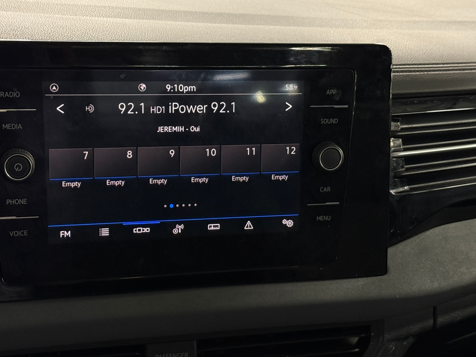 Thumbnail: 2025 Volkswagen Jetta - 3