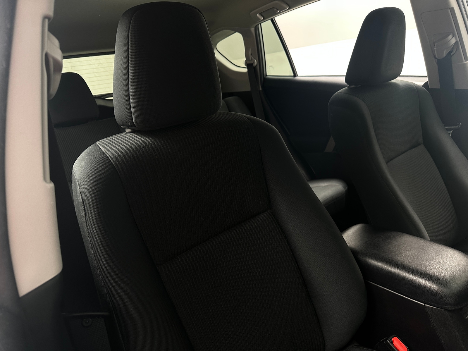 Thumbnail: 2018 Toyota RAV4 - 2