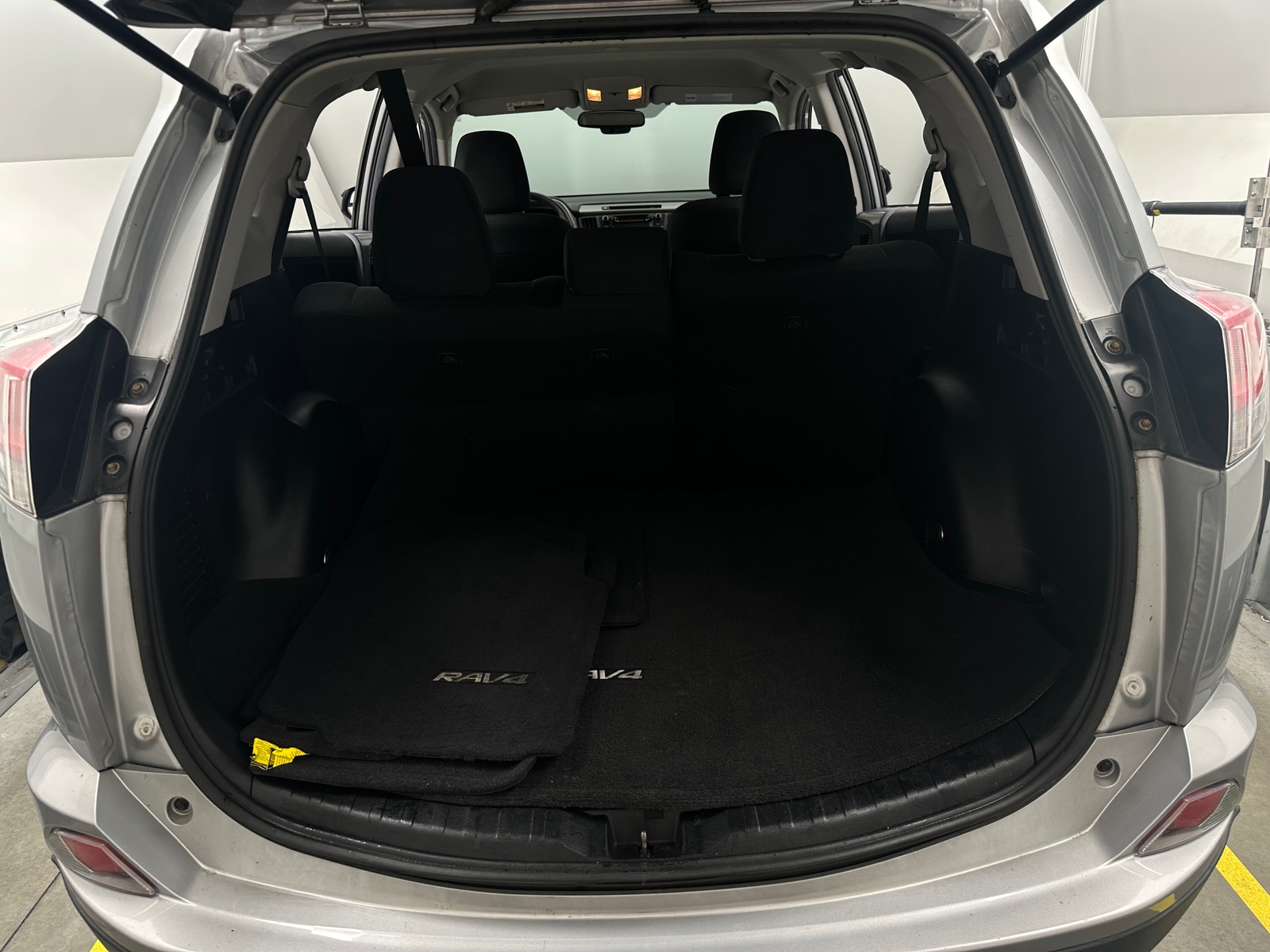 Thumbnail: 2018 Toyota RAV4 - 7