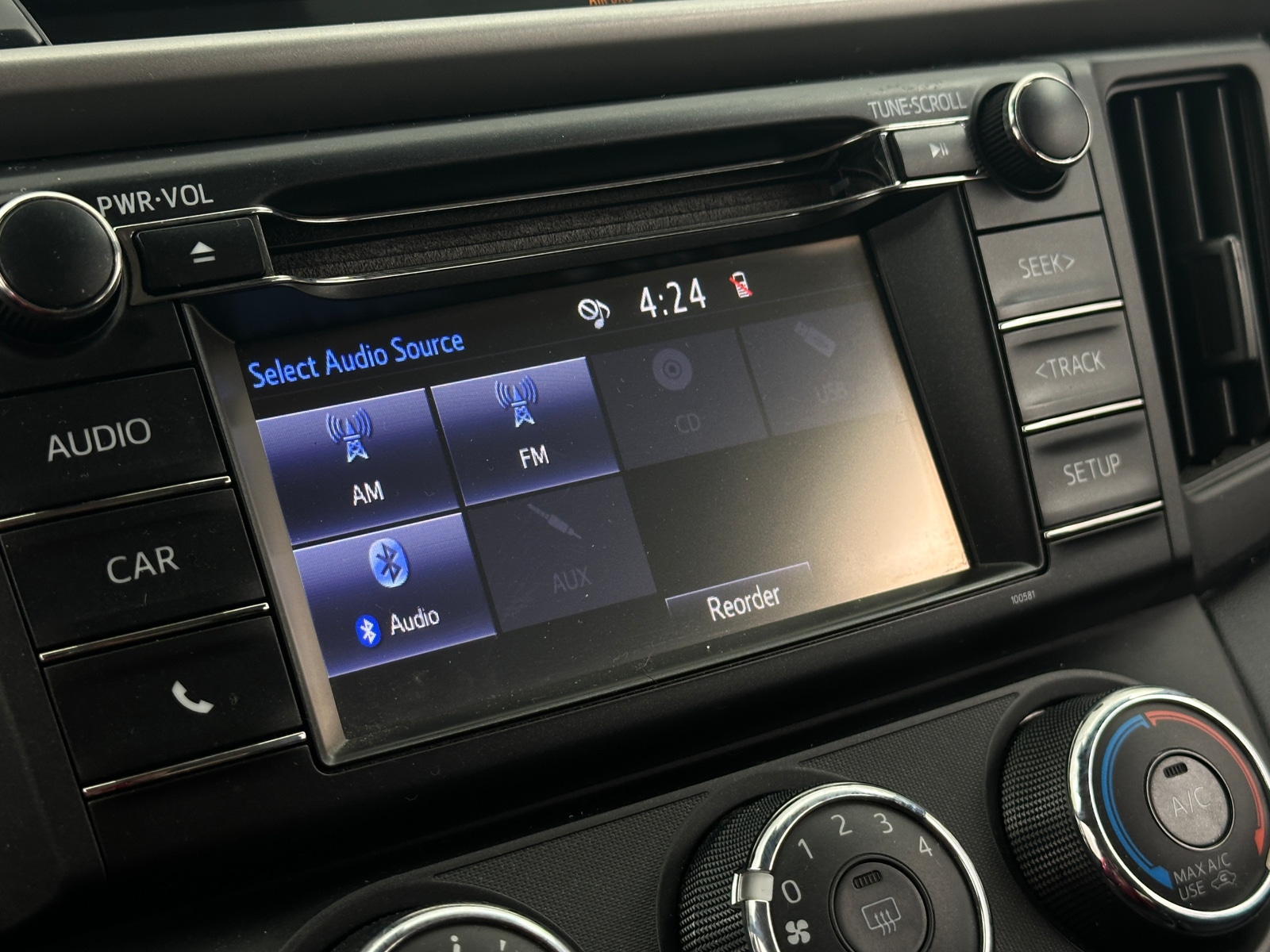 Thumbnail: 2018 Toyota RAV4 - 4