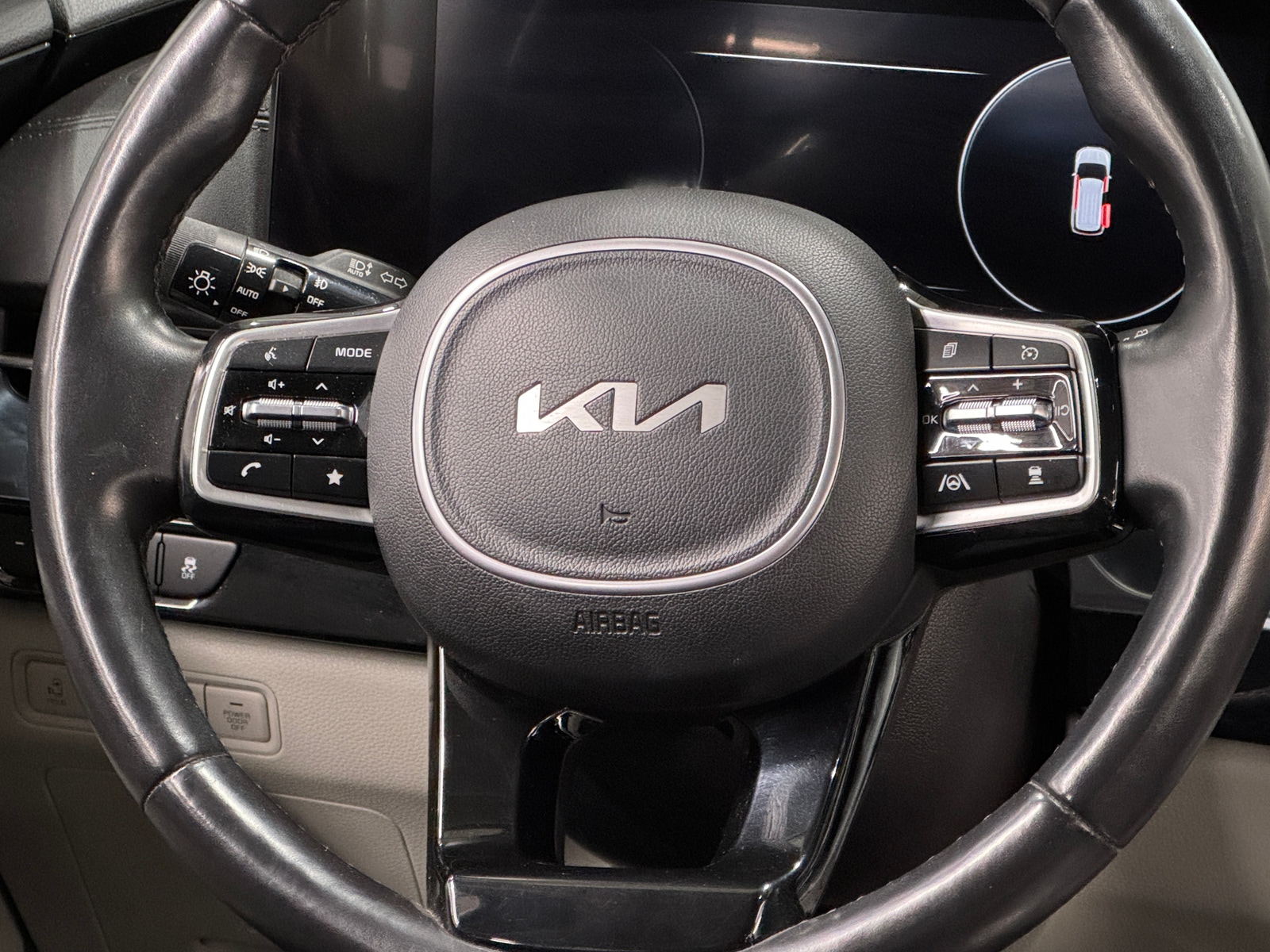 Thumbnail: 2022 Kia Carnival - 4