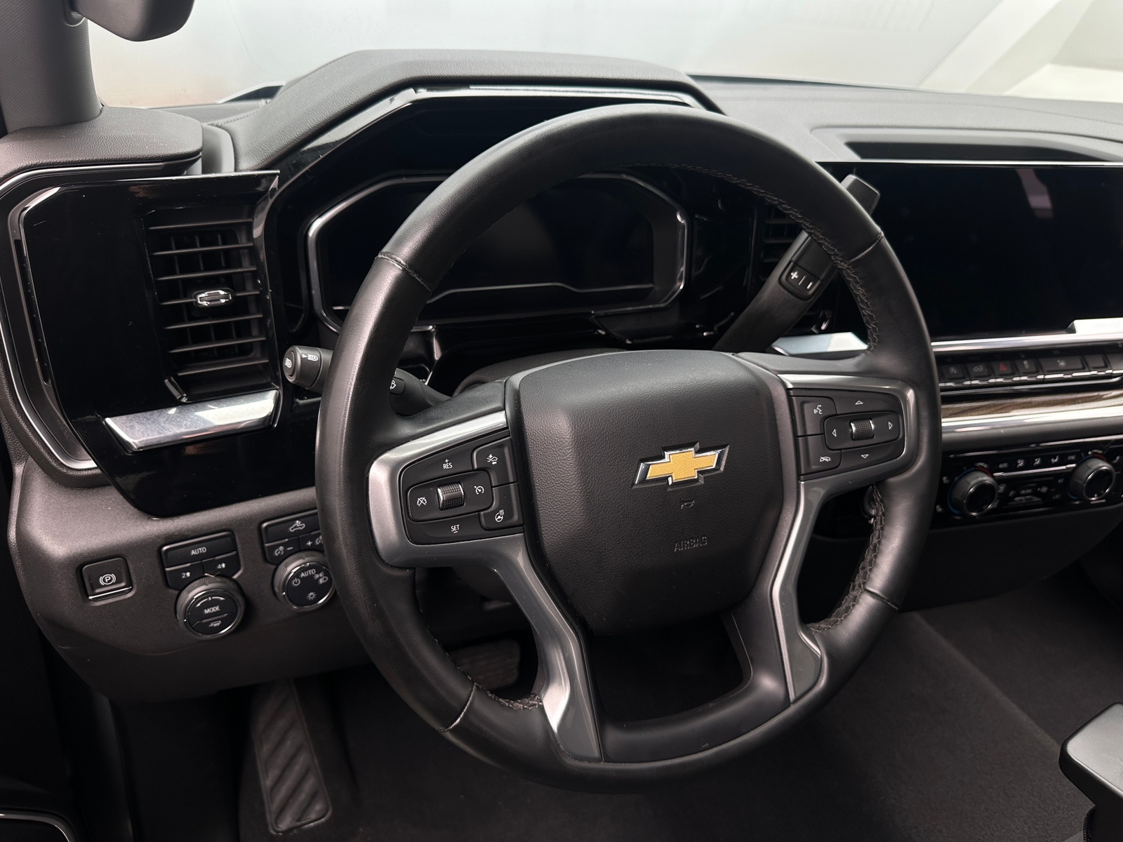 Thumbnail: 2024 Chevrolet Silverado 1500 - 5