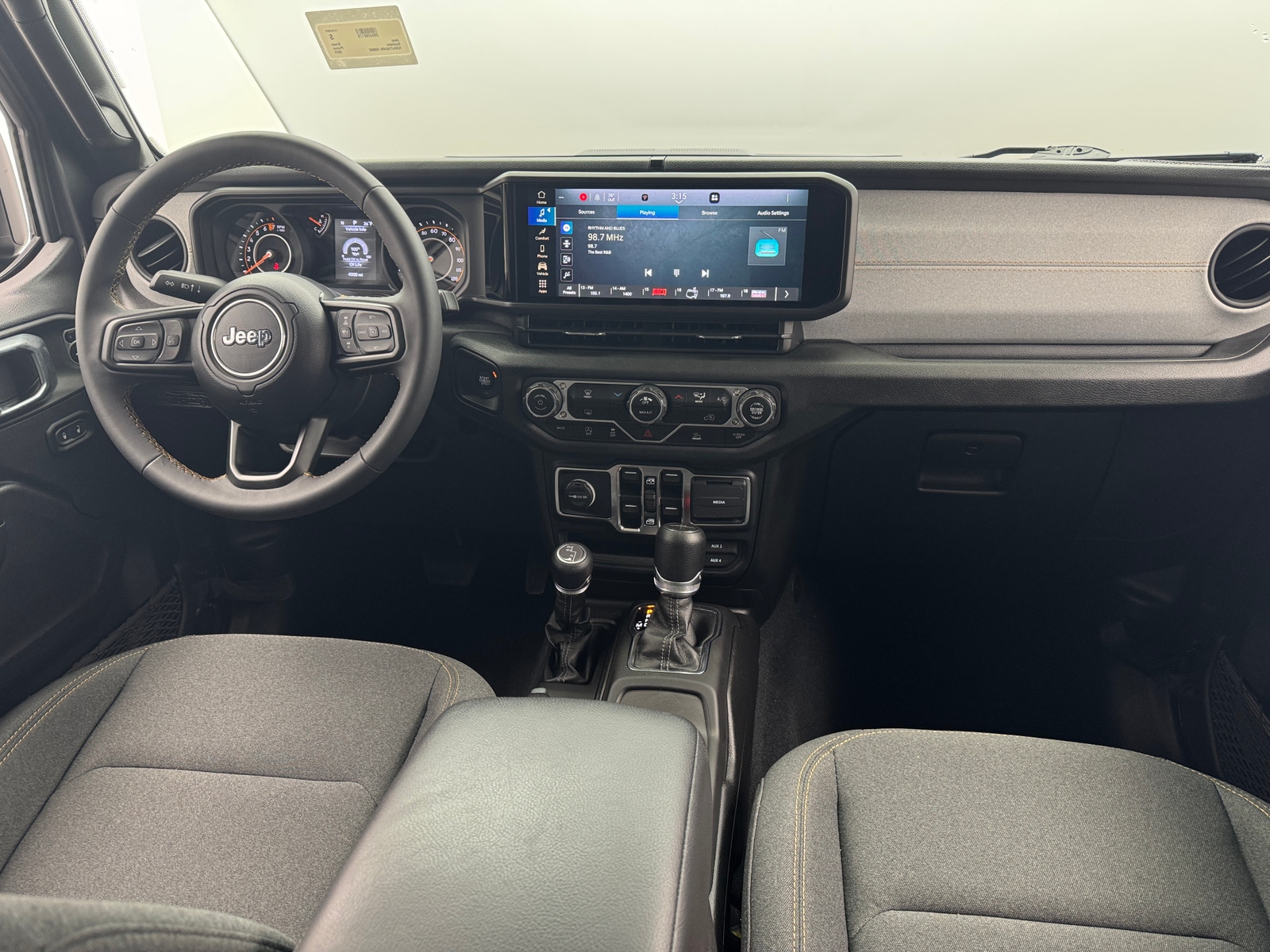 Thumbnail: 2024 Jeep Gladiator - 3