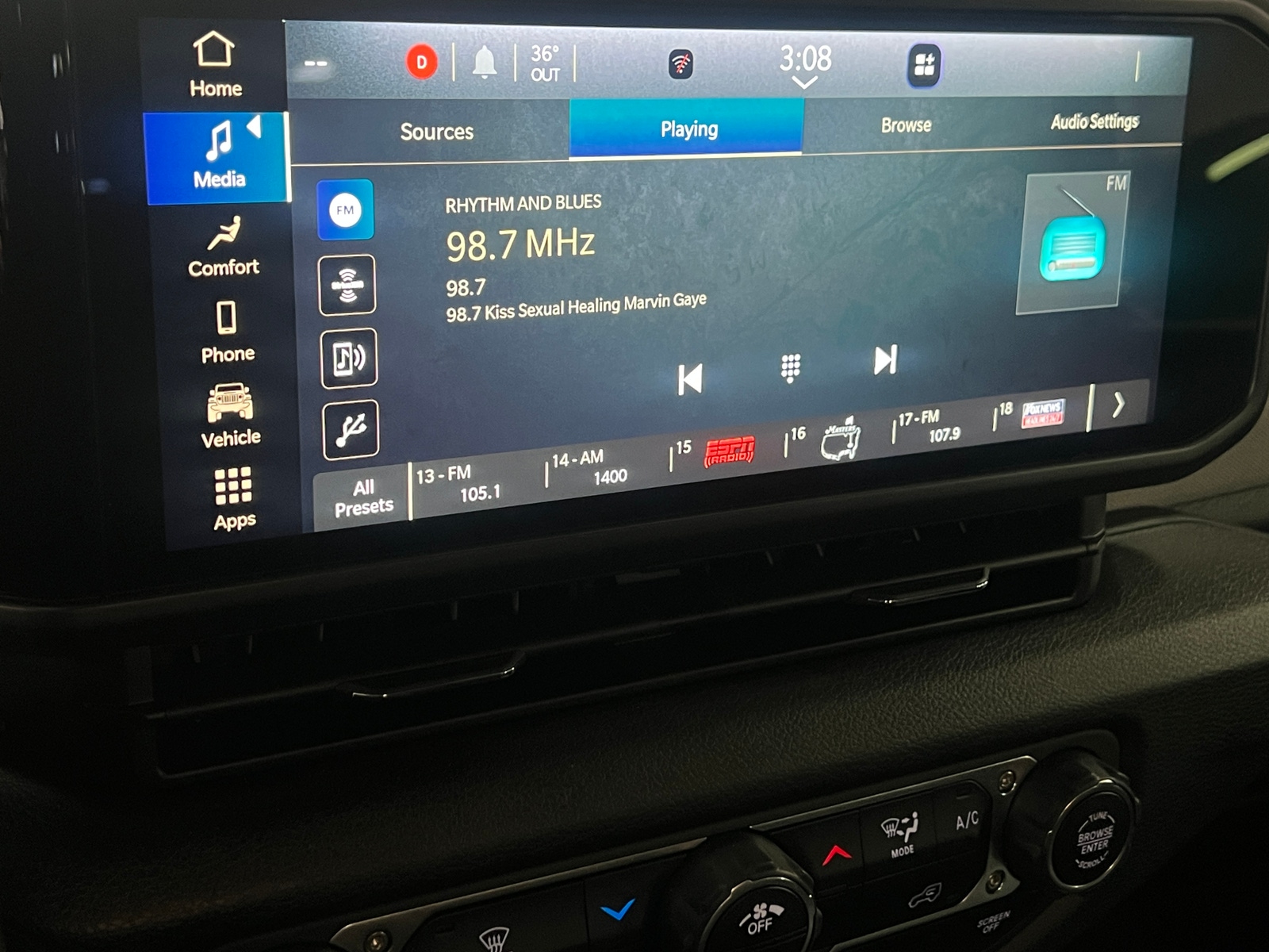 Thumbnail: 2024 Jeep Gladiator - 4