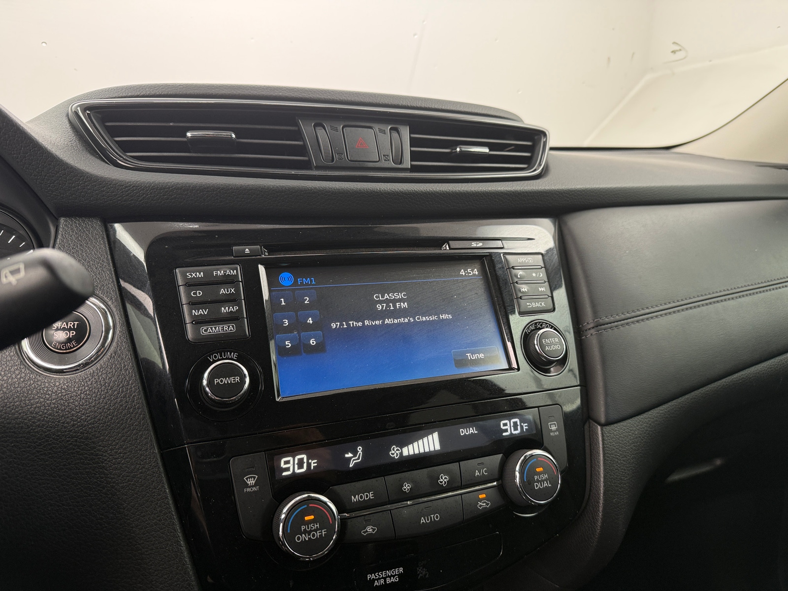 Thumbnail: 2017 Nissan Rogue - 3