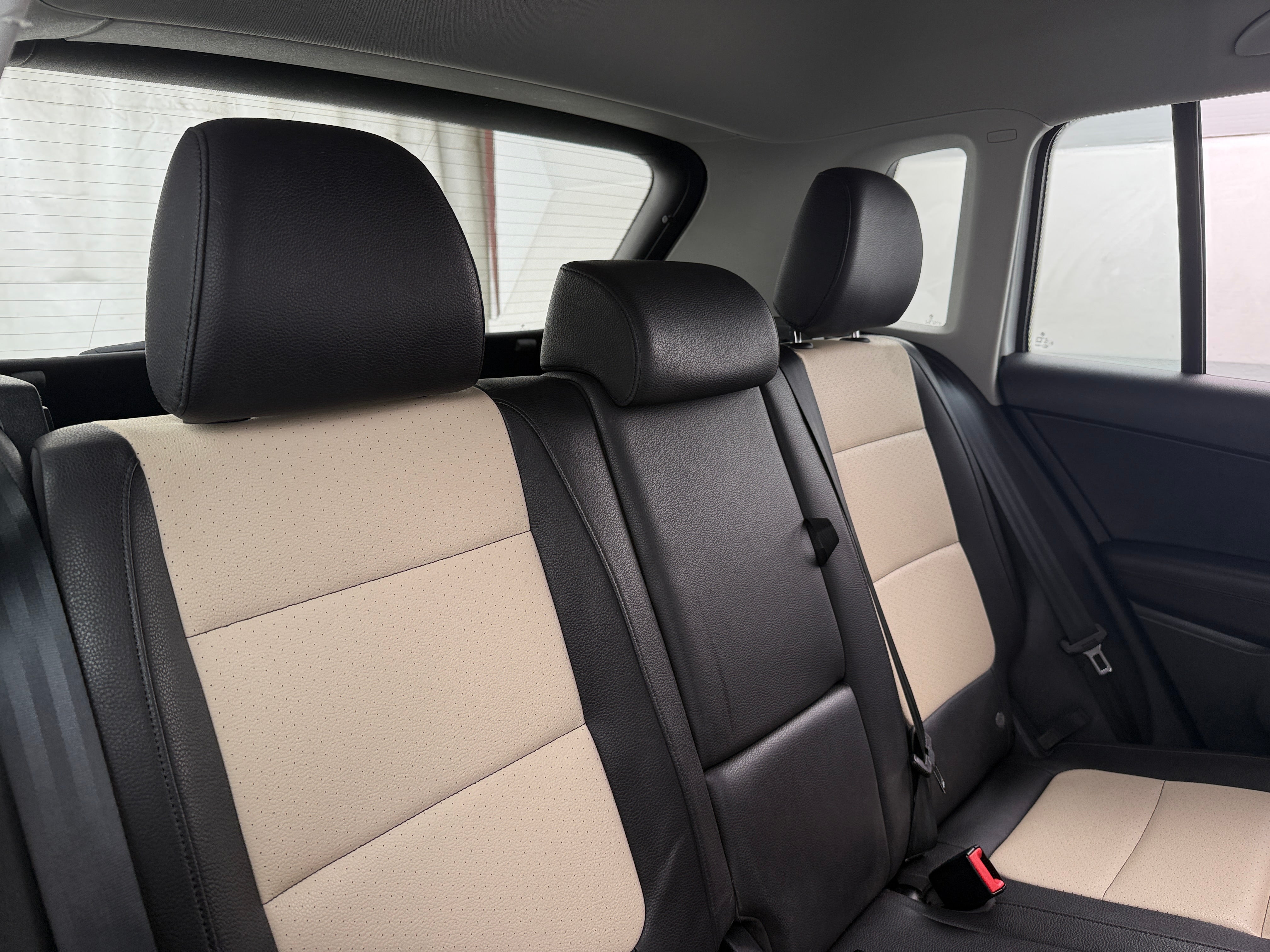 Used 2017 Volkswagen Tiguan Limited Base with VIN WVGAV7AX1HK038097 for sale in Oak Creek, WI