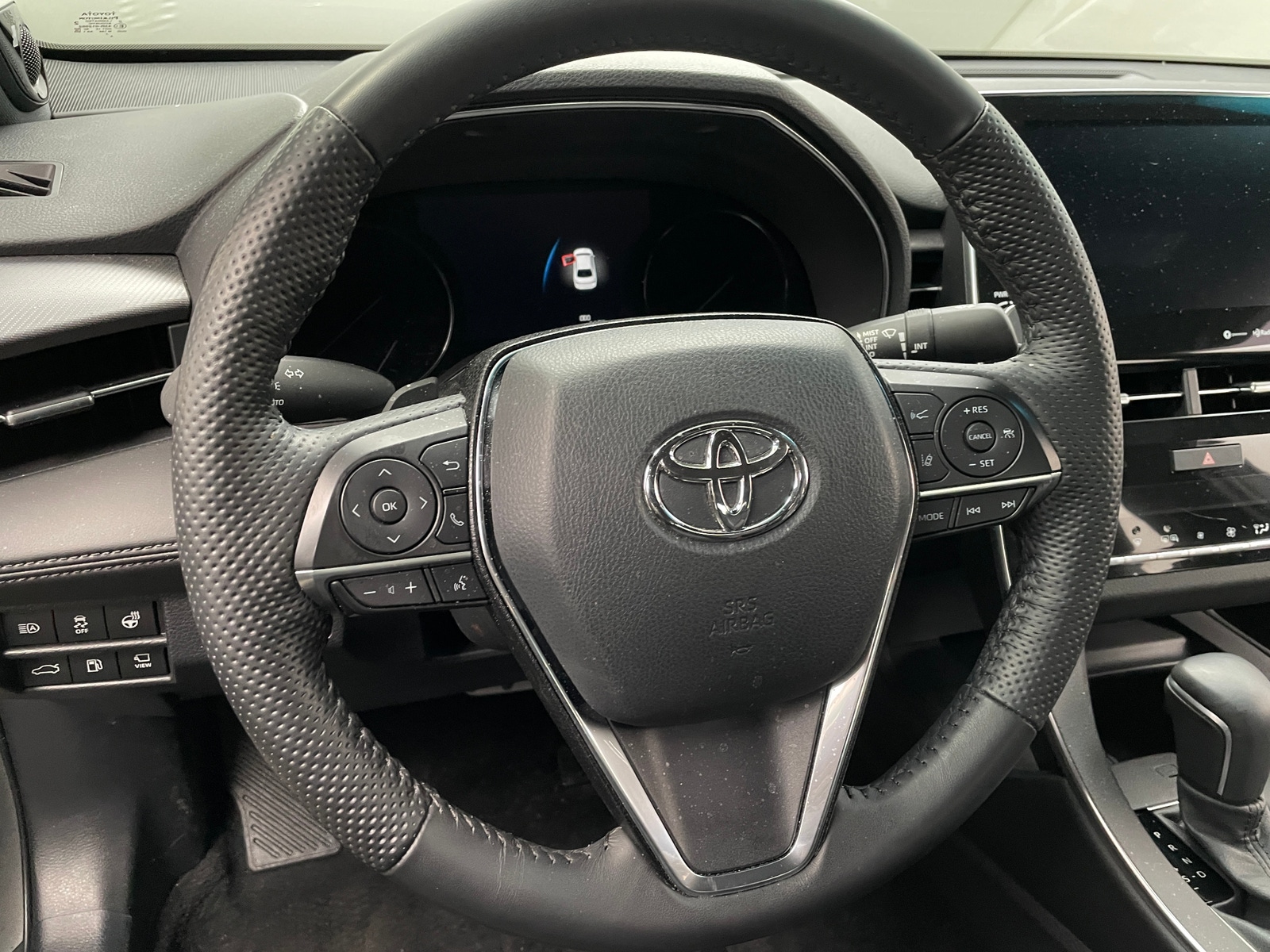 Thumbnail: 2022 Toyota Avalon - 4