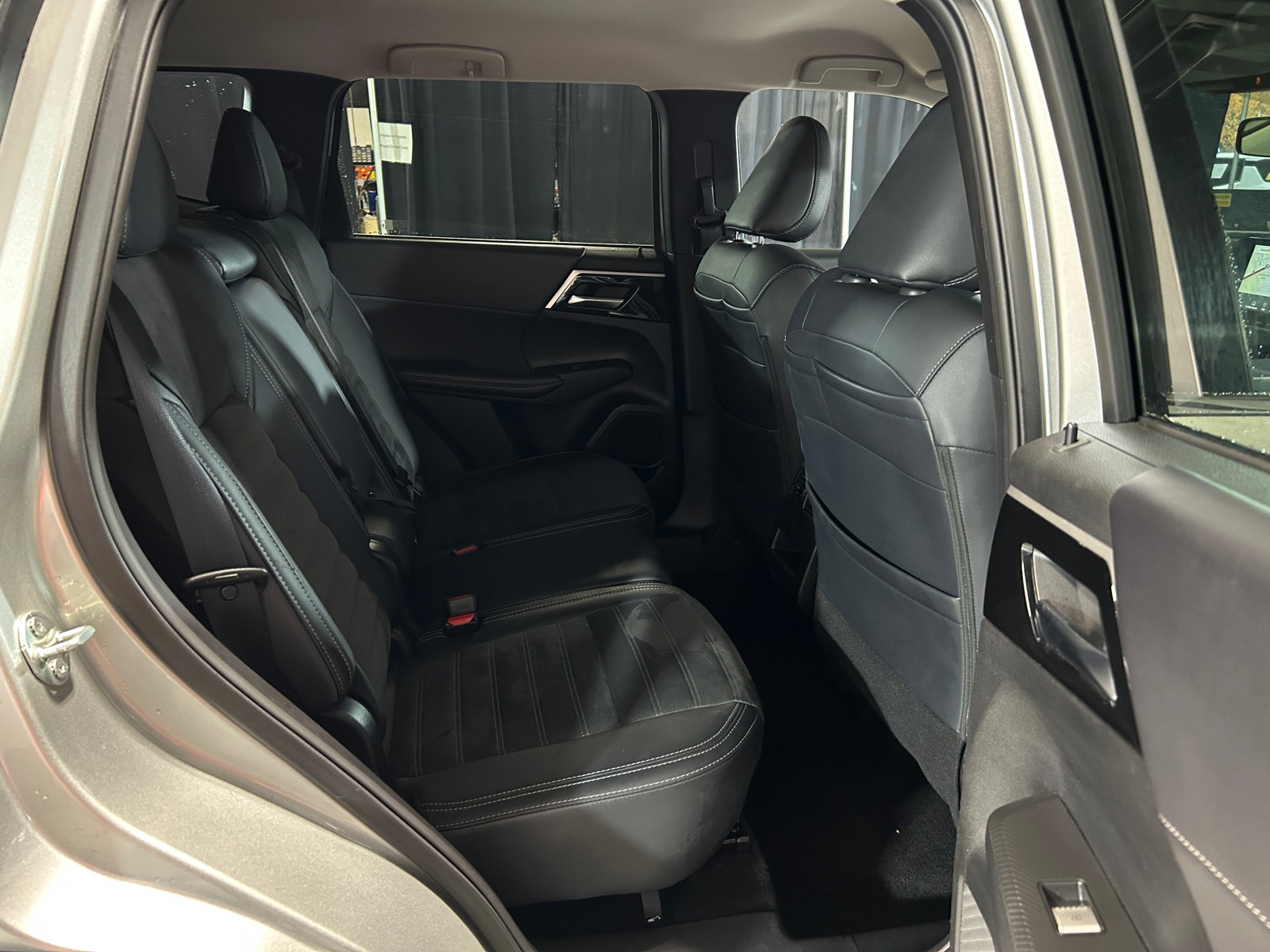 Thumbnail: 2024 Mitsubishi Outlander - 5