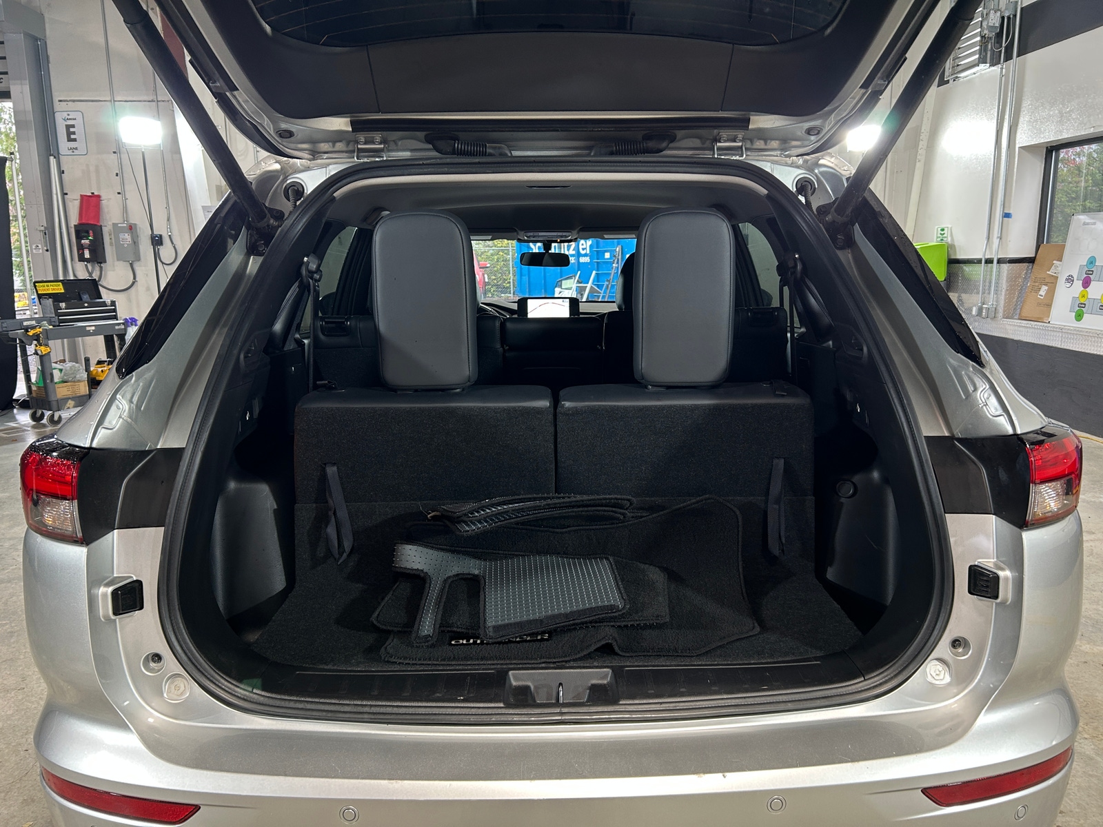 Thumbnail: 2024 Mitsubishi Outlander - 6