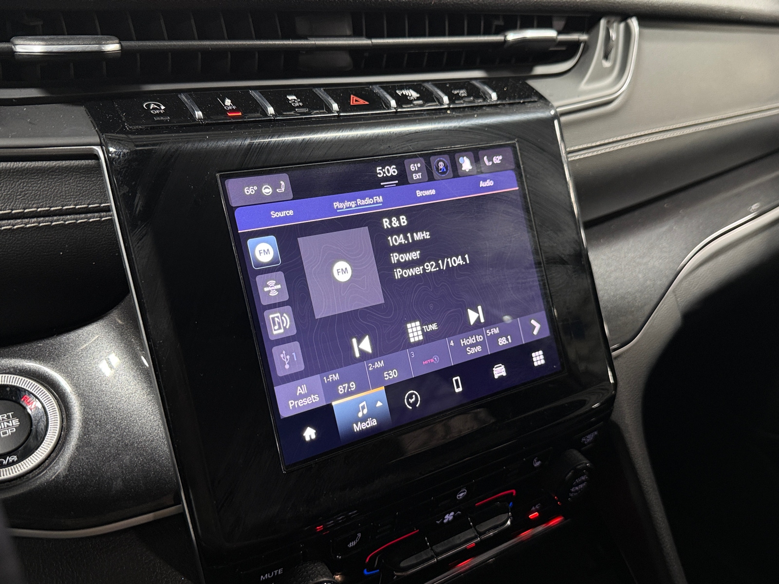 Thumbnail: 2021 Jeep Grand Cherokee L - 3