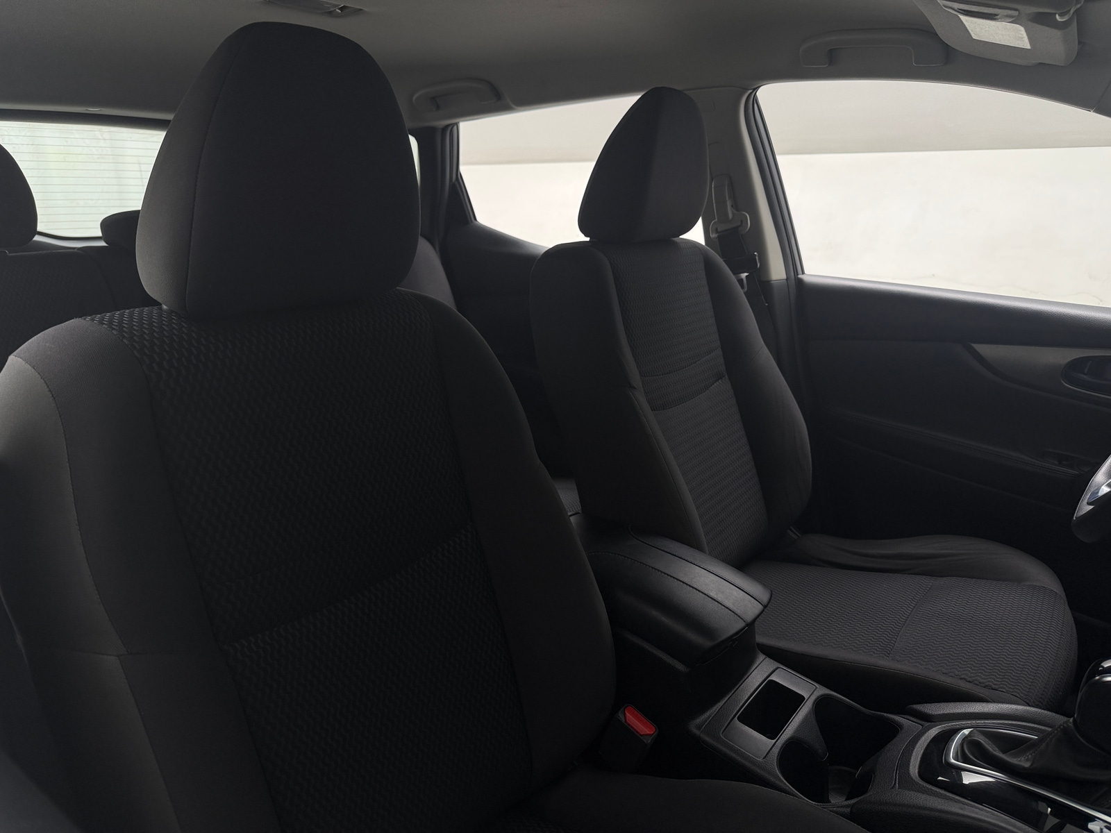 Thumbnail: 2017 Nissan Rogue Sport - 2