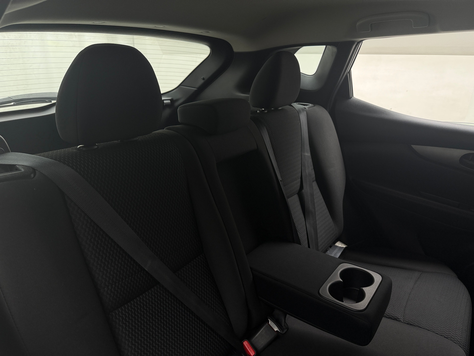 Thumbnail: 2017 Nissan Rogue Sport - 6