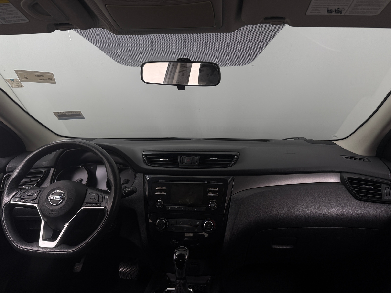 Thumbnail: 2017 Nissan Rogue Sport - 3