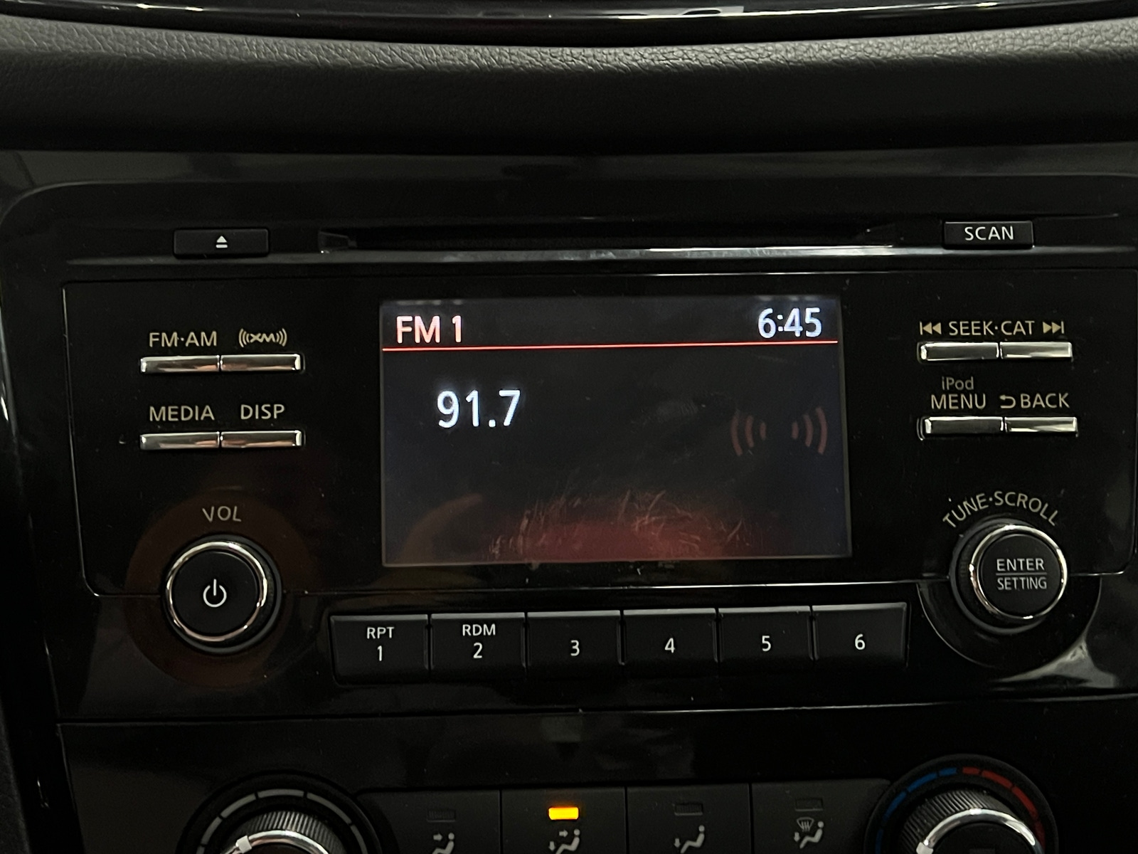 Thumbnail: 2017 Nissan Rogue Sport - 4