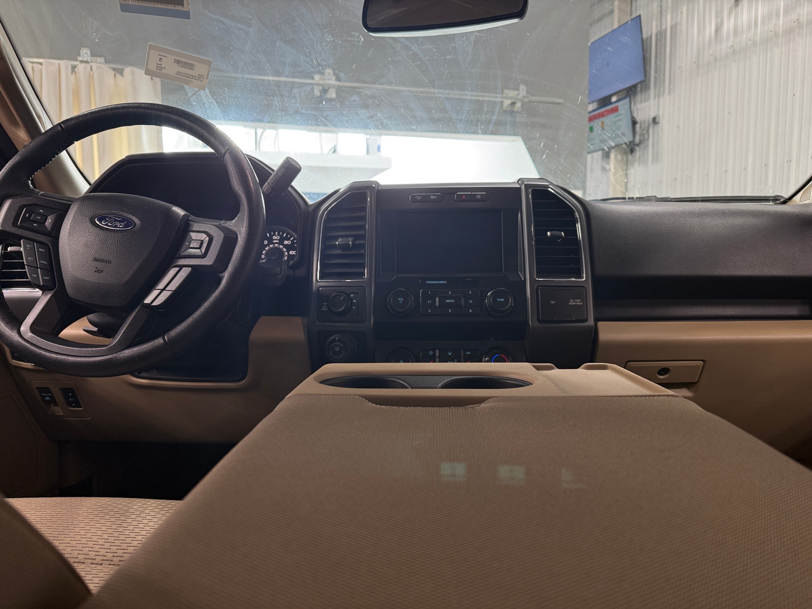 Thumbnail: 2019 Ford Econoline - 3