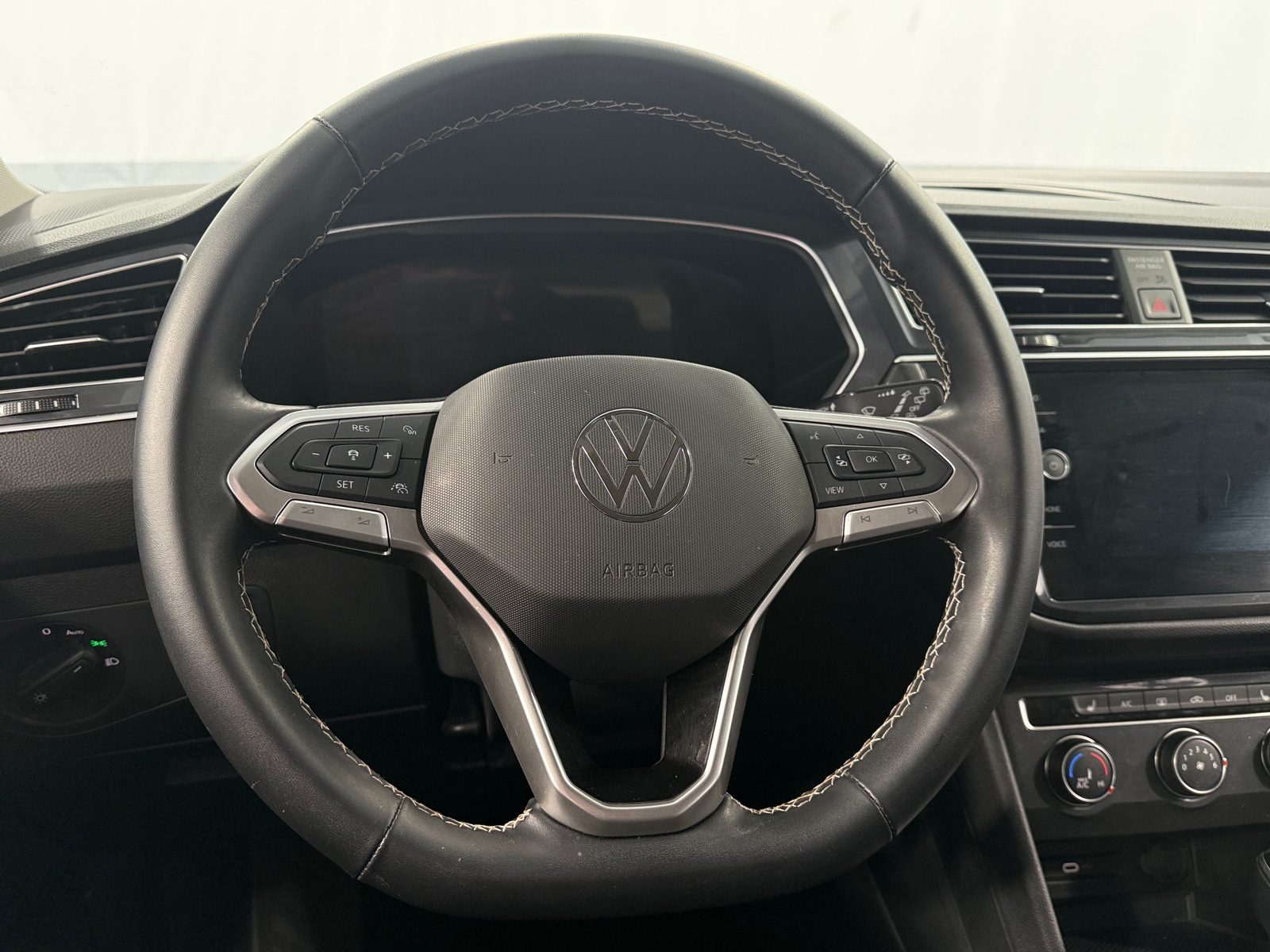 Thumbnail: 2024 Volkswagen Tiguan - 5