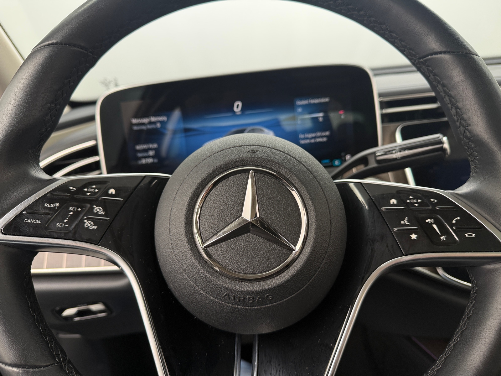 Thumbnail: 2025 Mercedes-Benz E-Class - 4