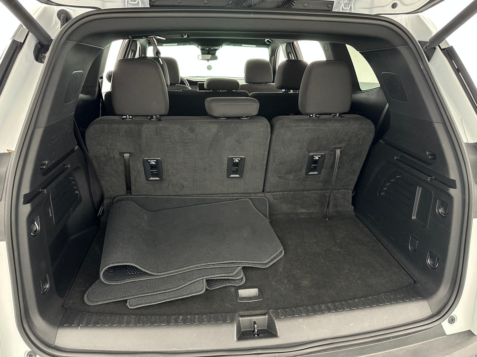 Thumbnail: 2025 GMC Acadia - 7