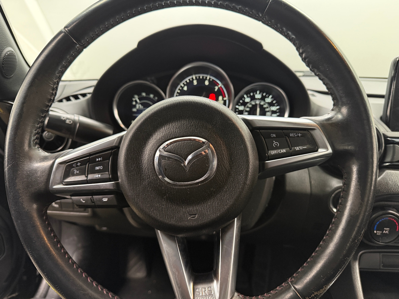 Thumbnail: 2018 Mazda MX-5 Miata - 5