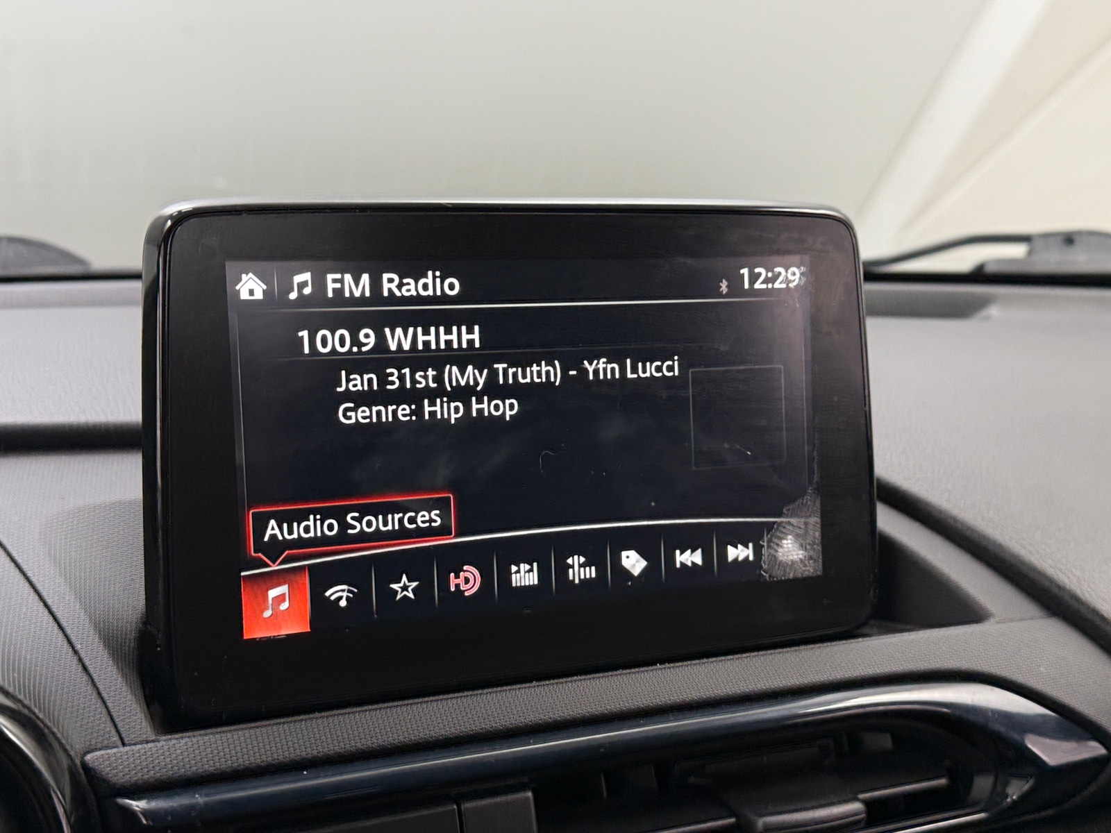 Thumbnail: 2018 Mazda MX-5 Miata - 4