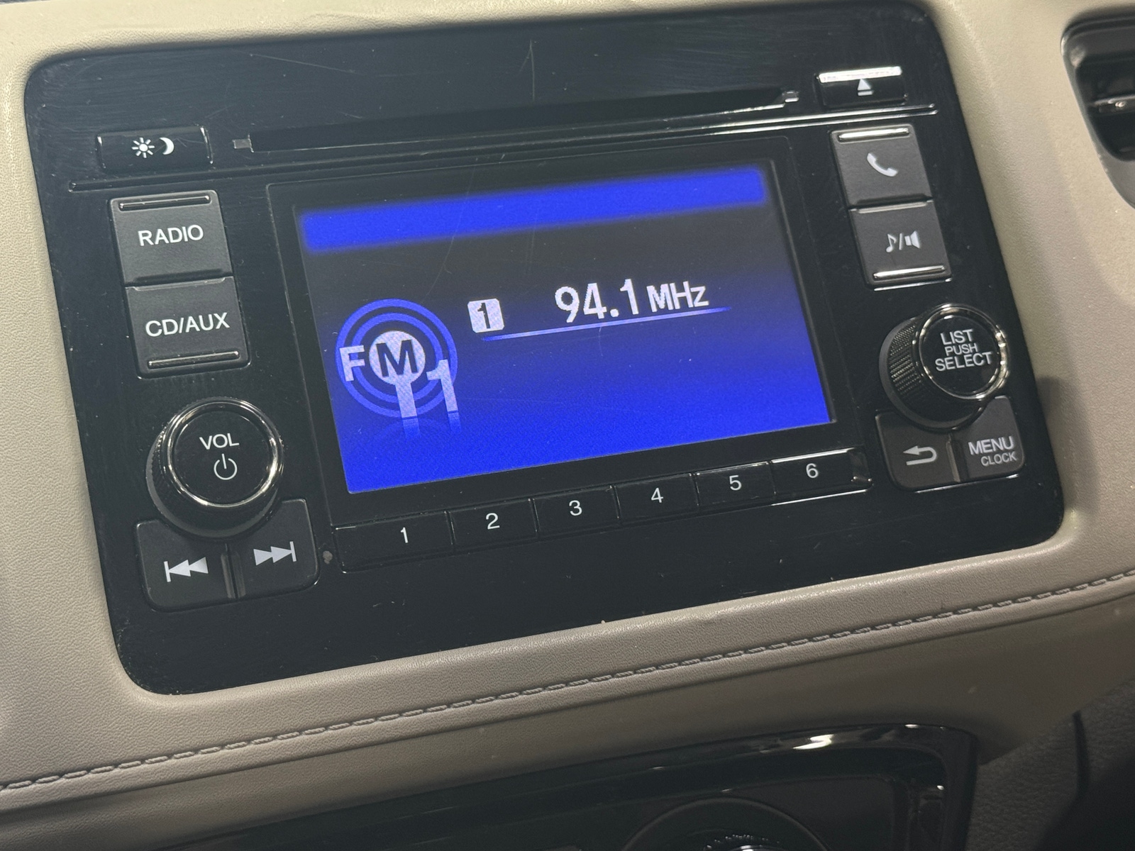 Thumbnail: 2016 Honda HR-V - 4