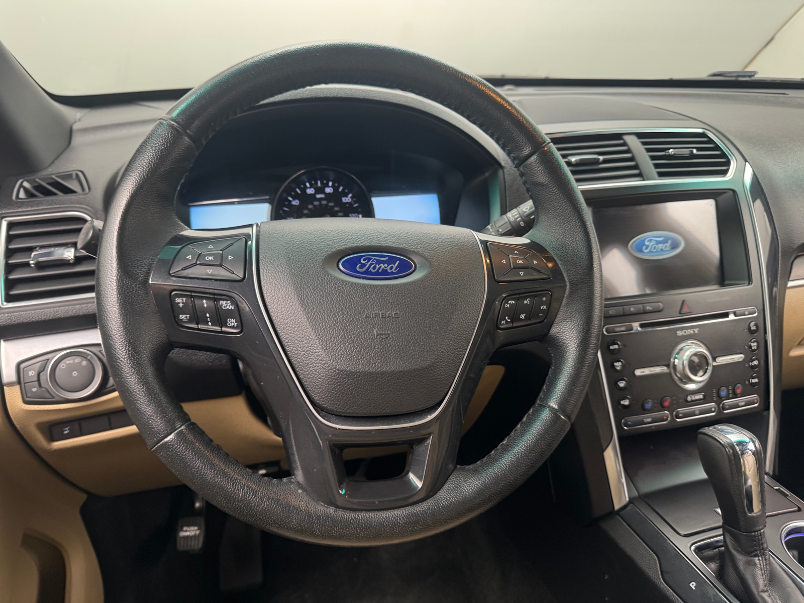 Thumbnail: 2017 Ford Explorer - 4