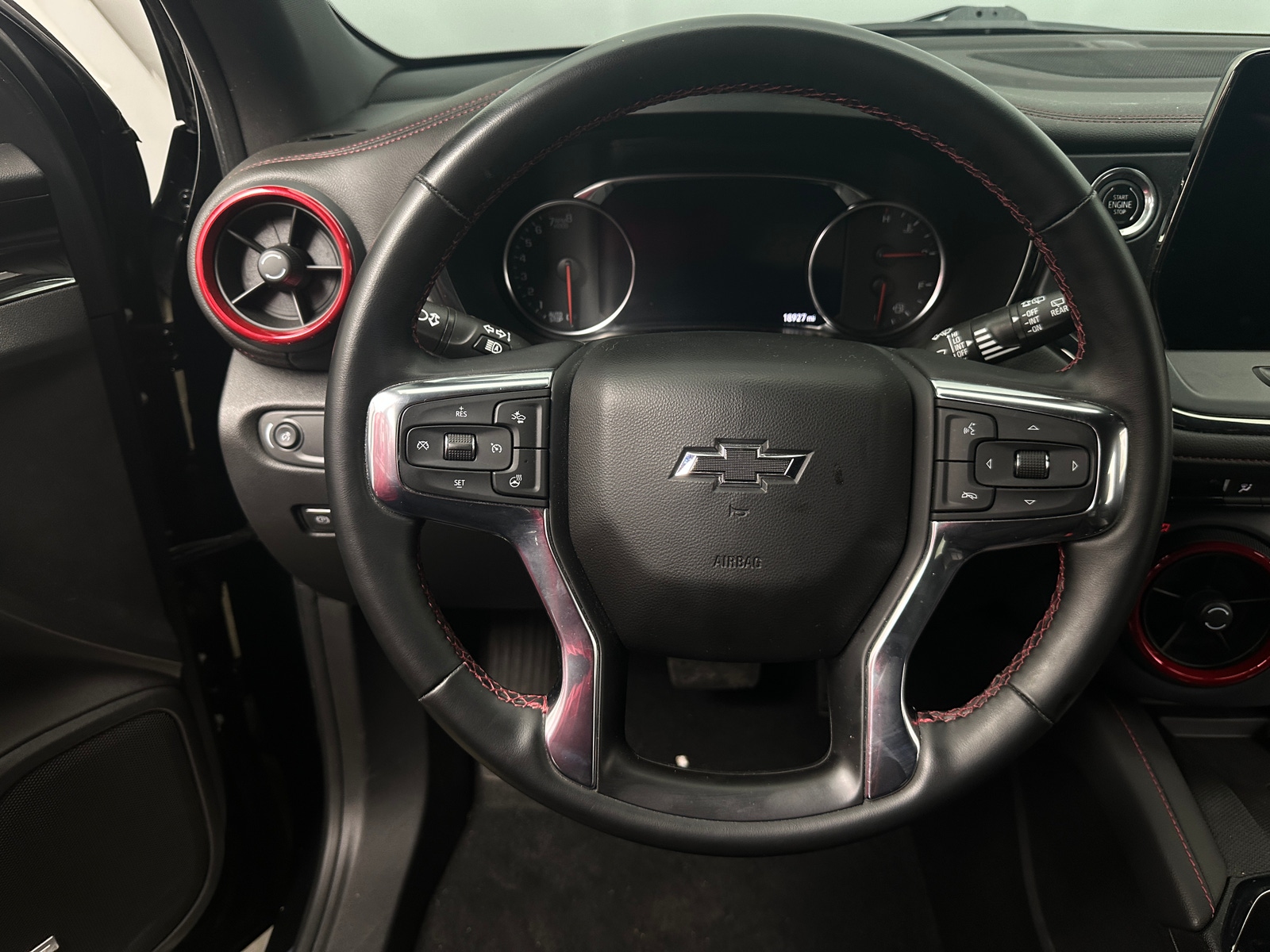 Thumbnail: 2023 Chevrolet Blazer - 4