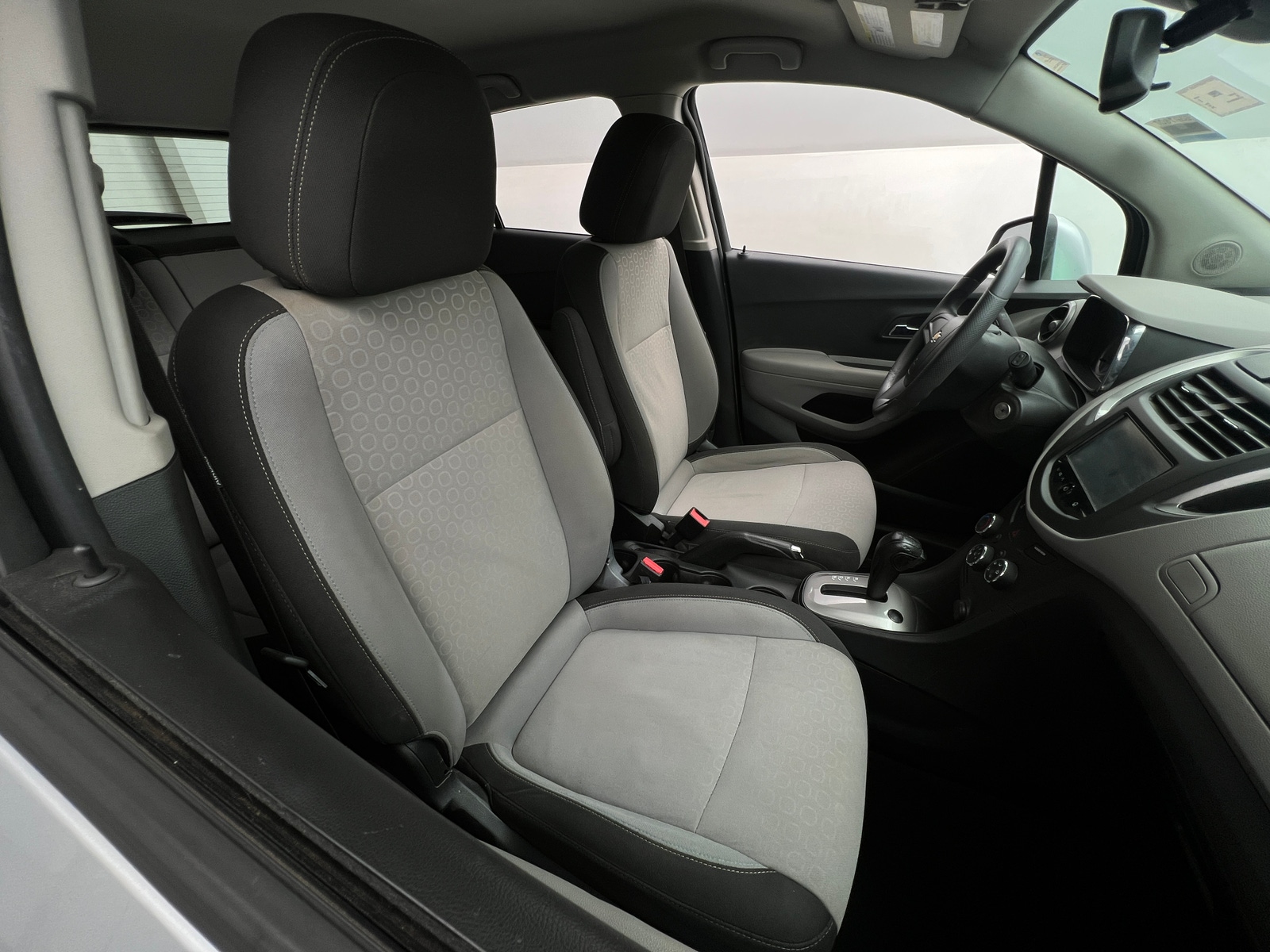 Thumbnail: 2016 Chevrolet Trax - 2