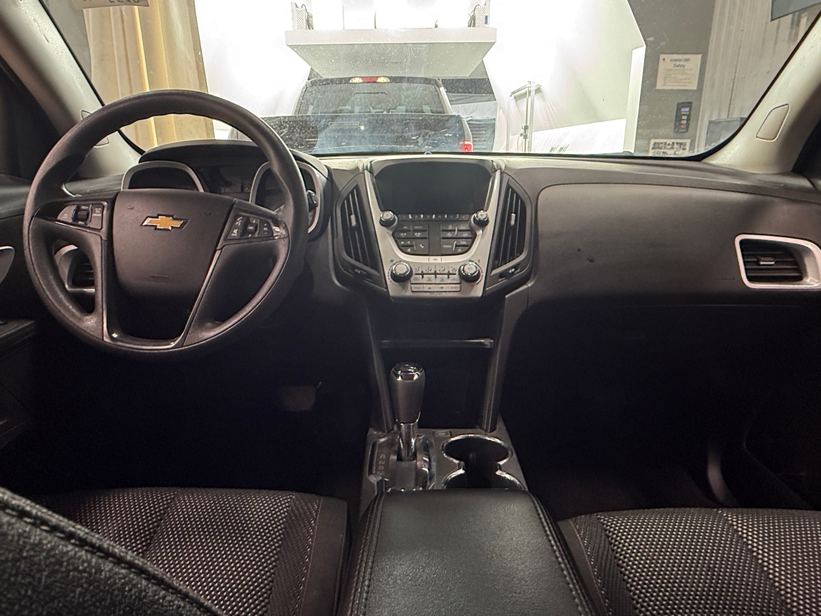 Thumbnail: 2017 Chevrolet Equinox - 3