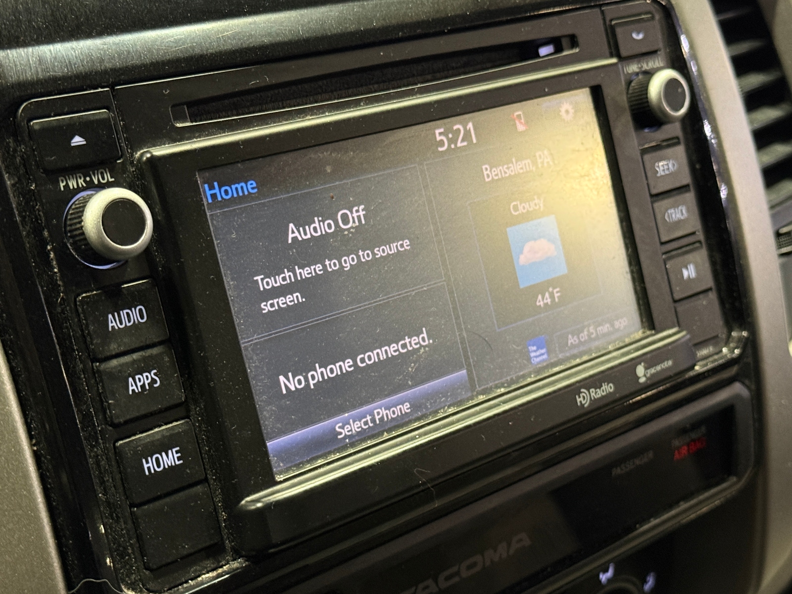 Thumbnail: 2015 Toyota Tacoma - 4