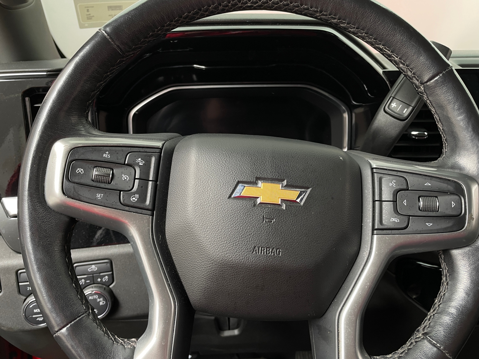 Thumbnail: 2022 Chevrolet Silverado 1500 - 5