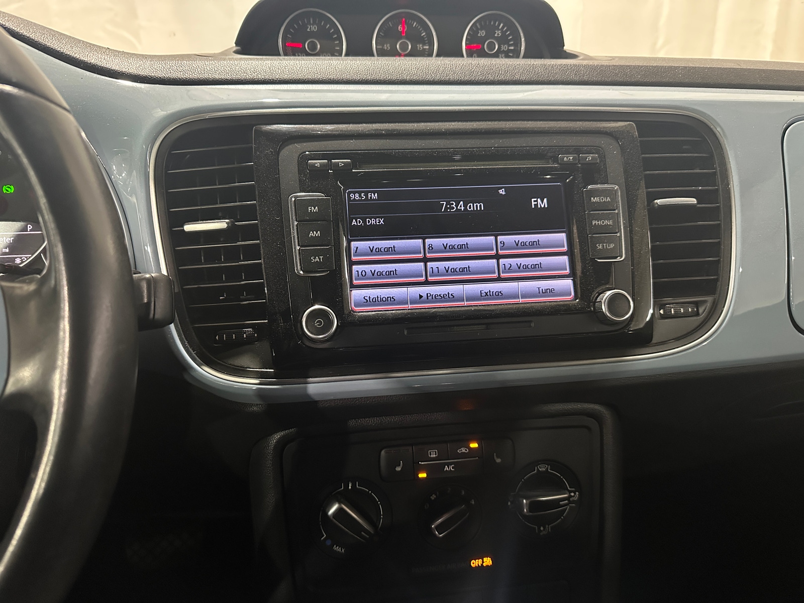 Thumbnail: 2014 Volkswagen Beetle - 3