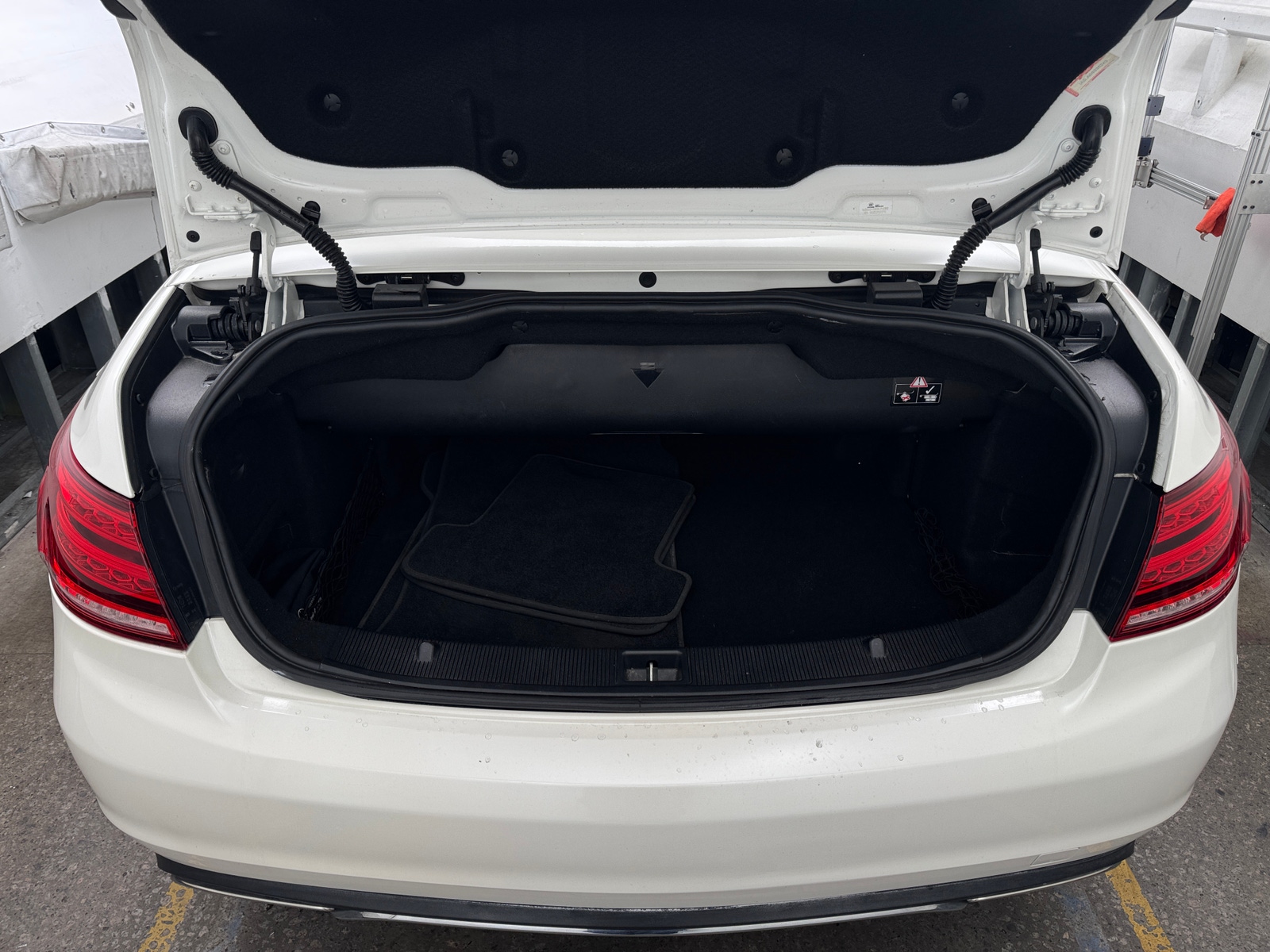 Thumbnail: 2014 Mercedes-Benz E-Class - 6